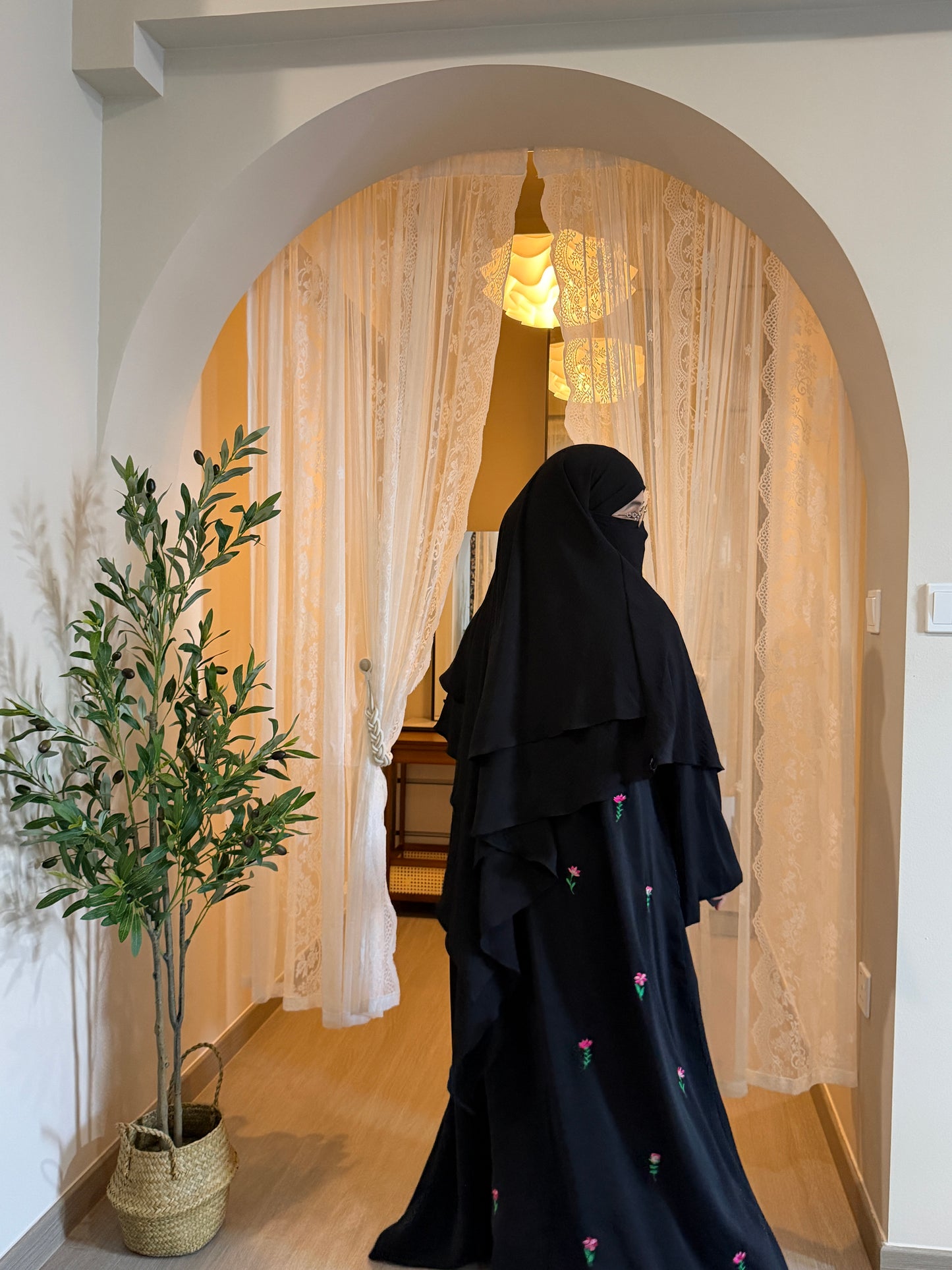 ZAHRA ABAYA PLAIN SLEEVES