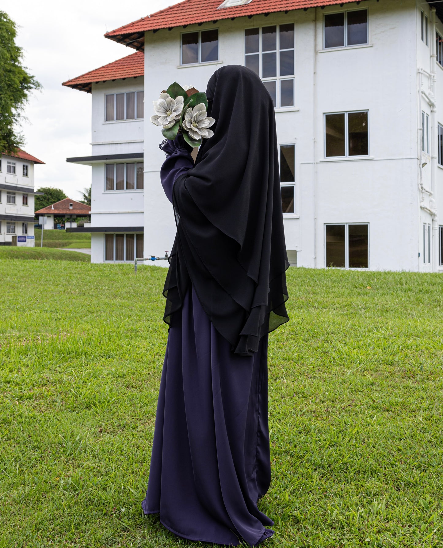 LIYANA LACE ABAYA